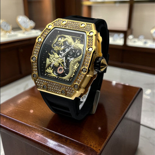 Richard Mille Dragon Dorado - Caja dorada con diamantes y esfera negra con dragón grabado